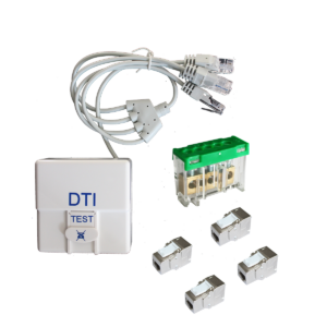 Kit grade 3TV : 1 DTI, d'un filtre ADSL 4 sorties, de 4 noyaux RJ45 CAT6A GRADE 3TV et d'un bornier de mise à la terre.